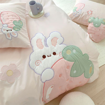 Parure de lit quatre pièces Strawberry Rabbit