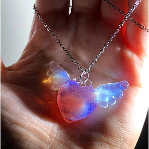 Collier en verre avec joli coeur d'ange rose et ailes - Heartzcore