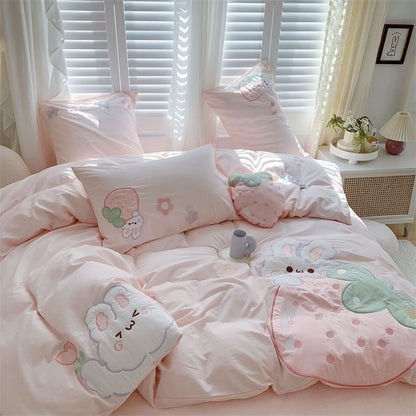 Parure de lit quatre pièces Strawberry Rabbit