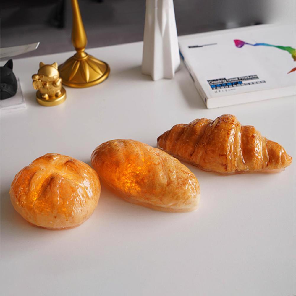 Croissant Bread Lamp MK19006