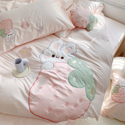 Parure de lit quatre pièces Strawberry Rabbit