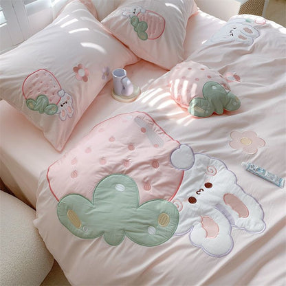 Parure de lit quatre pièces Strawberry Rabbit