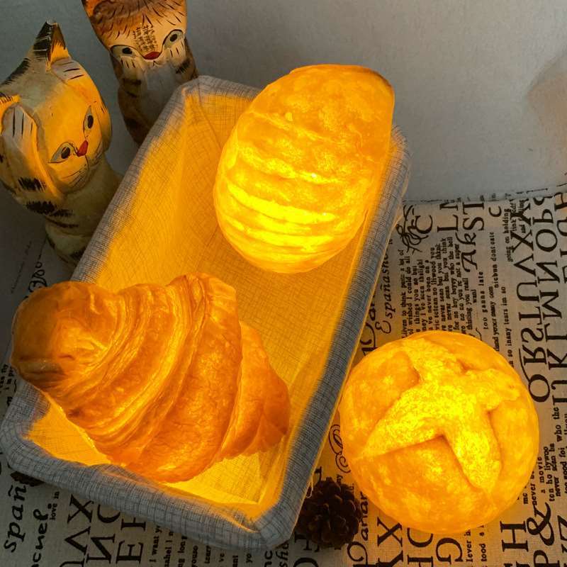 Croissant Bread Lamp MK19006