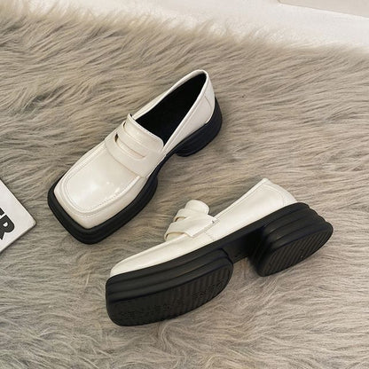 Mocassins à talon compensé et bout carré cc35