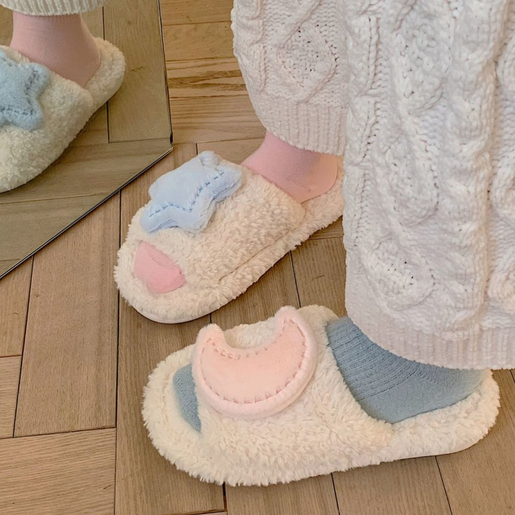 Chaussons mignons en coton pelucheux avec motif lune et étoile MK19176