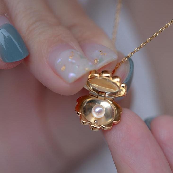 Gold Shell Charm Necklace