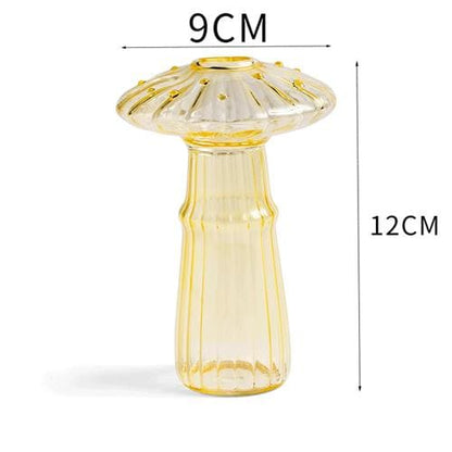 Vase en verre en forme de champignon
